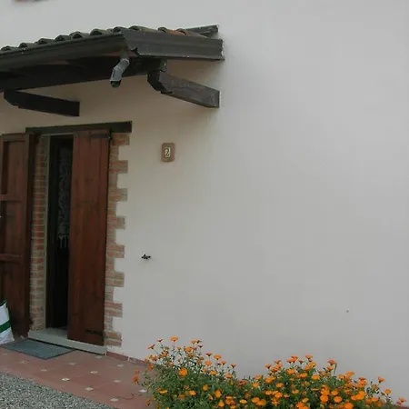 Casa Indipendente .circondata Dal Verde, Vista Sulle Colline. Relax E Confort. Ferienhaus