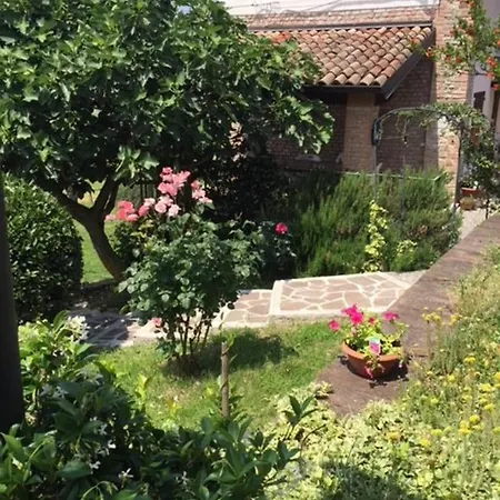 Ferienhaus Casa Indipendente .circondata Dal Verde, Vista Sulle Colline. Relax E Confort. Celleri